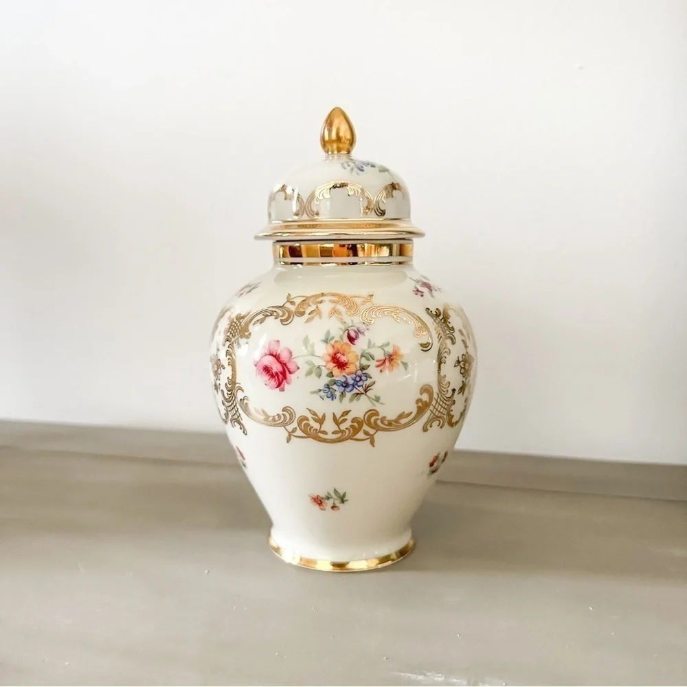 ZEH Scherzer Bavaria Germany Vintage Porcelain China Lidded small Urn